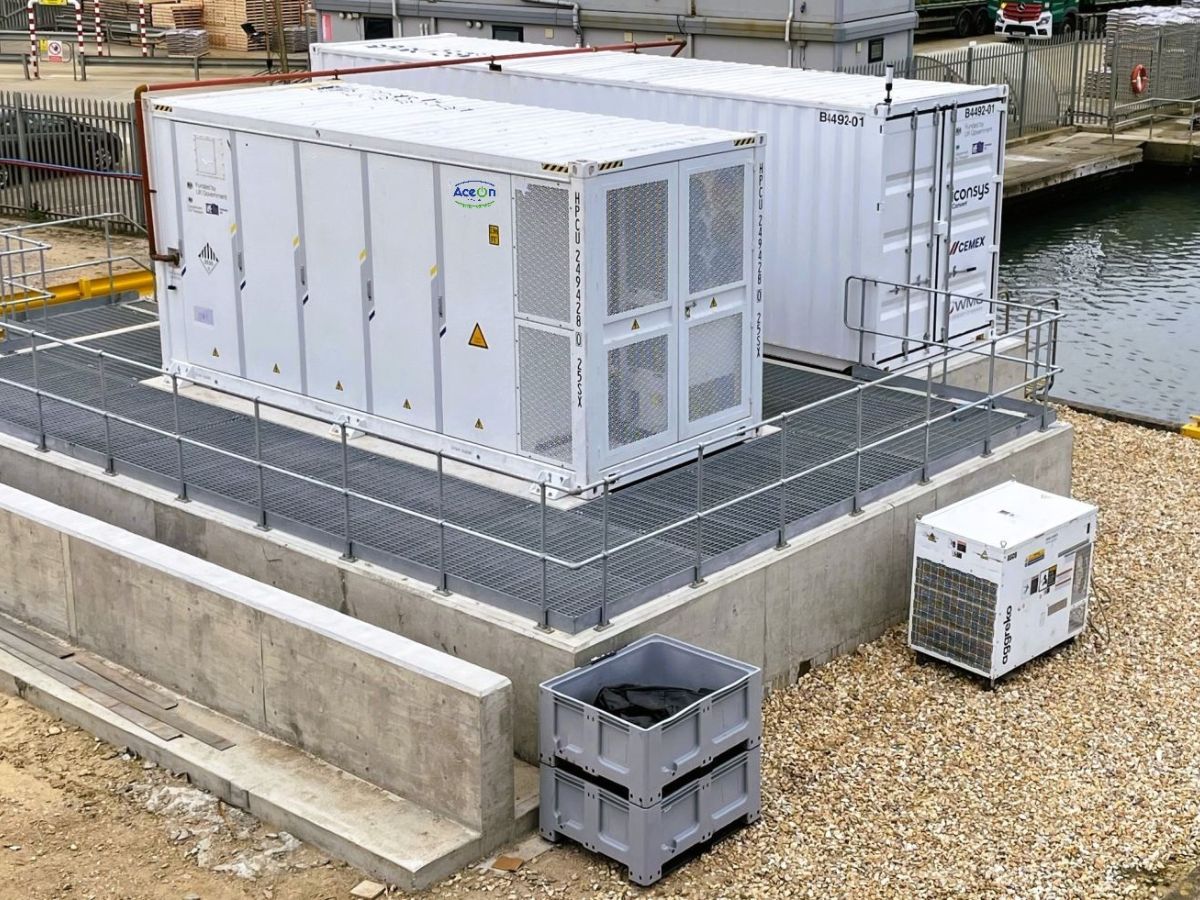 AceOn battery energy storage container installed at commercial dock site